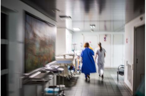 Une majorité d'intérimaires seraient prêts à reprendre un poste fixe à l'hôpital sous certaines conditions, selon une enquête intersyndicale