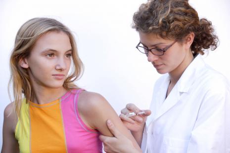 Dès la rentrée scolaire 2023, la vaccination anti-HPV sera généralisée au collège pour tous les élèves de 5e