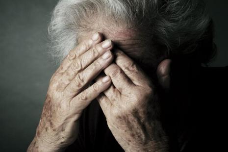 Dans la population générale de plus de 65 ans, 13 % des sujets présentent  des symptômes...